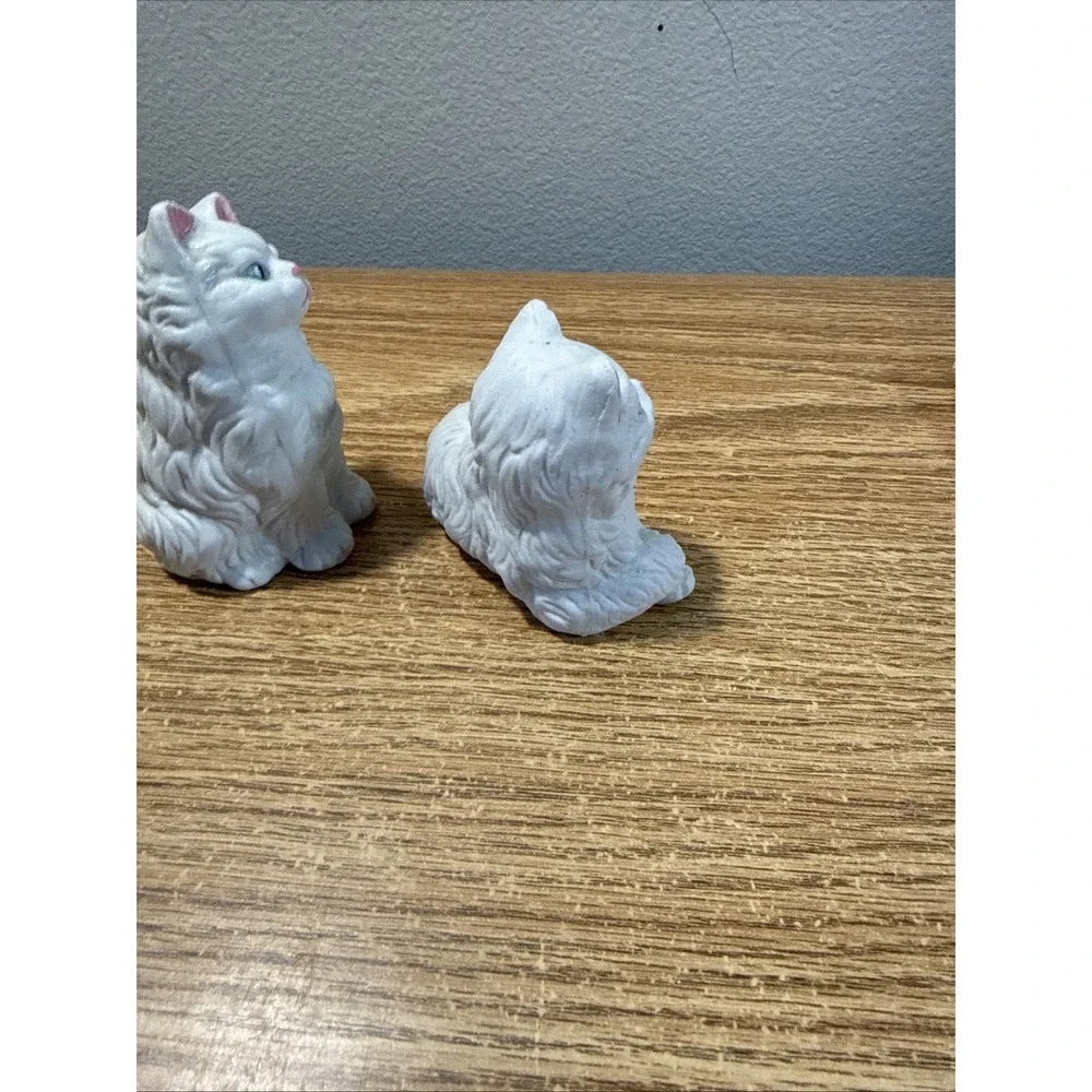 Vintage‎ White Persian Blue Eyed Kitty Cat Kitten Bisque Porcelain Figurines